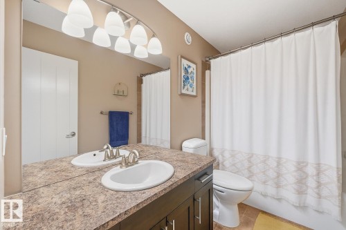 2292 Warry Loop, Edmonton, AB - Indoor Photo Showing Bathroom