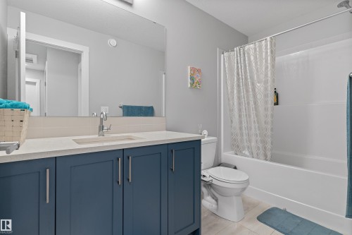 70 6905 25 Avenue, Edmonton, AB - Indoor Photo Showing Bathroom