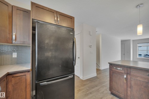 197 401 Southfork Drive, Leduc, AB - Indoor Photo Showing Kitchen