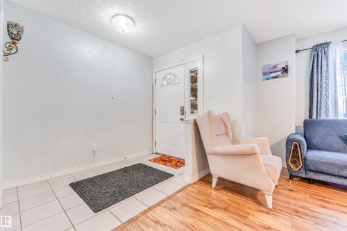 1098 Grantham Dr, Edmonton, AB - Indoor Photo Showing Other Room