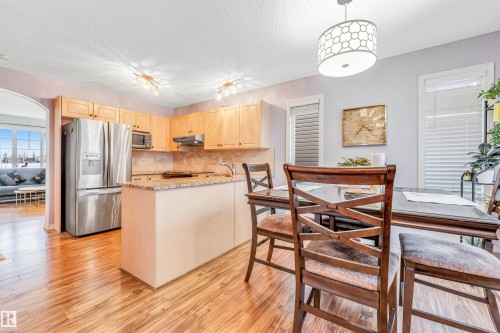 1098 Grantham Dr, Edmonton, AB - Indoor