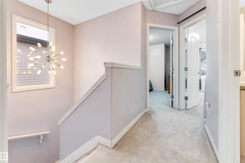 1098 Grantham Dr, Edmonton, AB - Indoor Photo Showing Other Room
