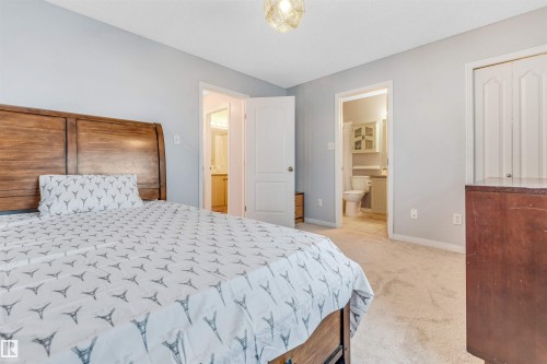 1098 Grantham Dr, Edmonton, AB - Indoor Photo Showing Bedroom