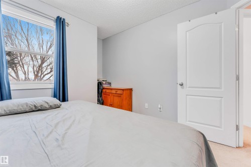 1098 Grantham Dr, Edmonton, AB - Indoor Photo Showing Bedroom
