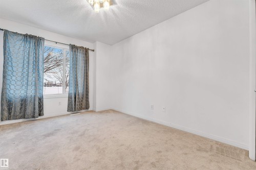 1098 Grantham Dr, Edmonton, AB - Indoor Photo Showing Other Room