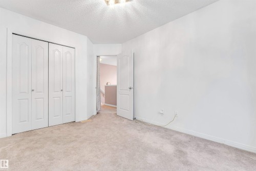 1098 Grantham Dr, Edmonton, AB - Indoor