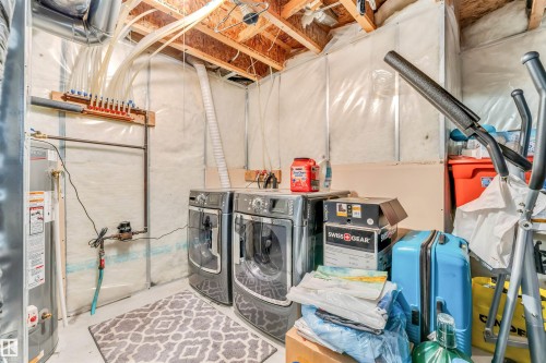 1098 Grantham Dr, Edmonton, AB - Indoor Photo Showing Laundry Room