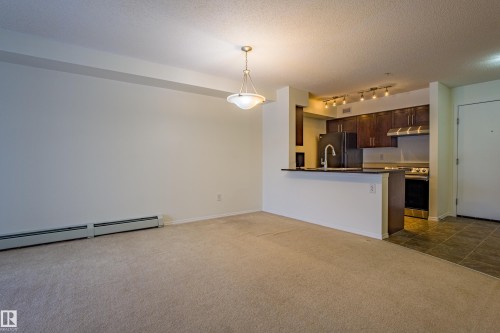 222 270 Mcconachie Drive, Edmonton, AB - Indoor Photo Showing Kitchen
