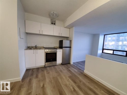 614 10160 114 Street, Edmonton, AB - Indoor Photo Showing Kitchen