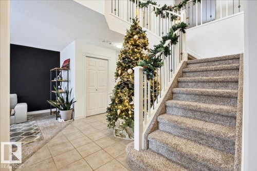 82 Highland Close, Sherwood Park, AB - Indoor Photo Showing Other Room