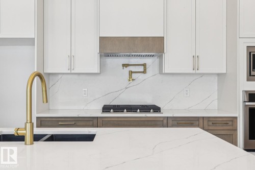 143 25122 Sturgeon Road, Rural Sturgeon County, AB - Indoor Photo Showing Kitchen