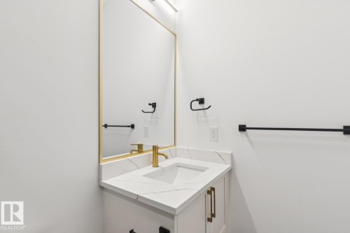 143 25122 Sturgeon Road, Rural Sturgeon County, AB - Indoor Photo Showing Bathroom