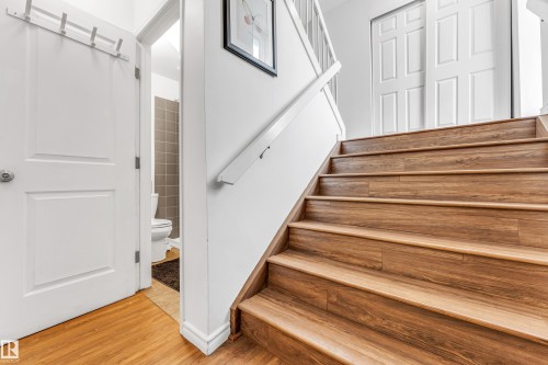 5344 38A Avenue, Edmonton, AB - Indoor Photo Showing Other Room