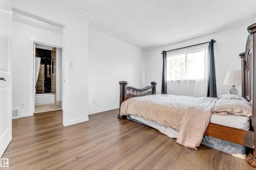 5344 38A Avenue, Edmonton, AB - Indoor Photo Showing Bedroom