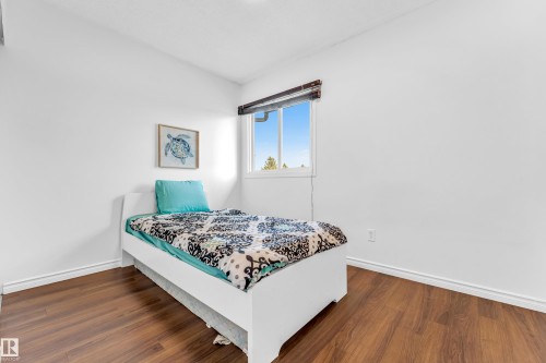 5344 38A Avenue, Edmonton, AB - Indoor Photo Showing Bedroom