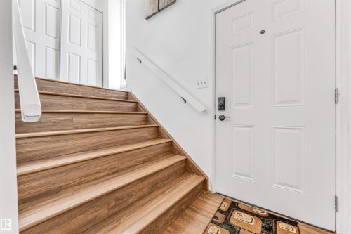 5344 38A Avenue, Edmonton, AB - Indoor Photo Showing Other Room