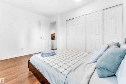 5344 38A Avenue, Edmonton, AB - Indoor Photo Showing Bedroom