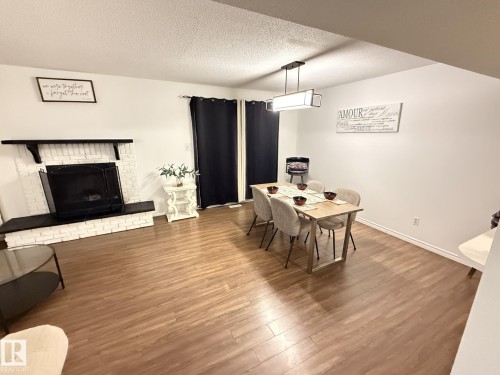 5344 38A Avenue, Edmonton, AB - Indoor