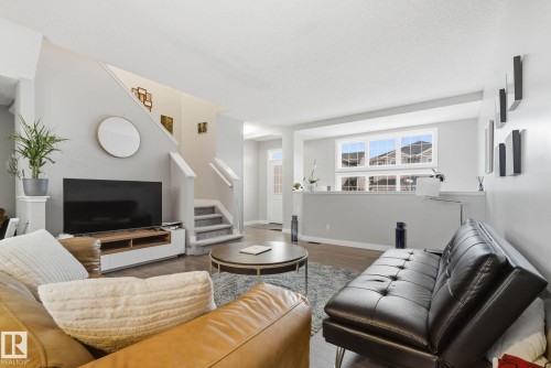 5048 Andison Close, Edmonton, AB - Indoor Photo Showing Living Room