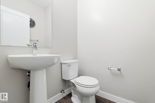 5048 Andison Close, Edmonton, AB - Indoor Photo Showing Bathroom