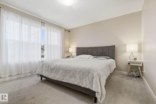5048 Andison Close, Edmonton, AB - Indoor Photo Showing Bedroom