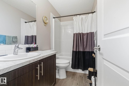 5048 Andison Close, Edmonton, AB - Indoor Photo Showing Bathroom