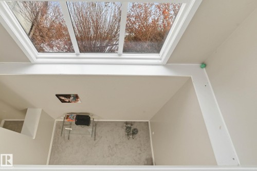 5048 Andison Close, Edmonton, AB - Indoor Photo Showing Other Room