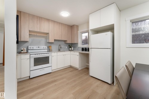 12220 51 Street, Edmonton, AB - Indoor Photo Showing Kitchen