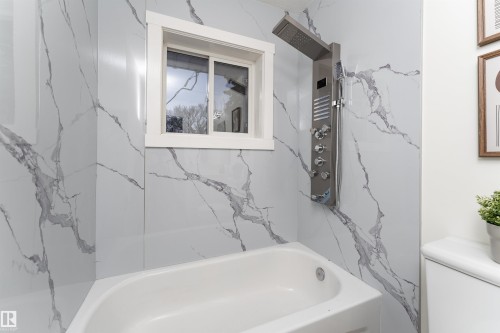 12220 51 Street, Edmonton, AB - Indoor Photo Showing Bathroom