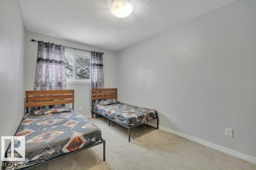 322 Willow Court, Edmonton, AB - Indoor Photo Showing Bedroom
