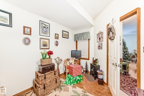 14 Linkside Place, Spruce Grove, AB - Indoor Photo Showing Other Room