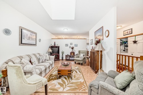 14 Linkside Place, Spruce Grove, AB - Indoor Photo Showing Living Room
