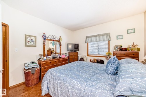 14 Linkside Place, Spruce Grove, AB - Indoor Photo Showing Bedroom