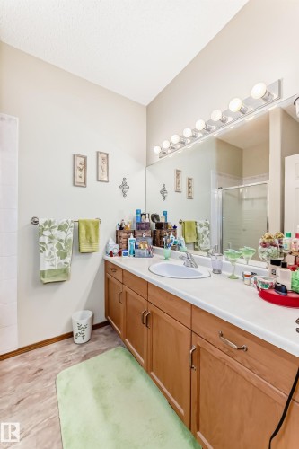14 Linkside Place, Spruce Grove, AB - Indoor Photo Showing Bathroom