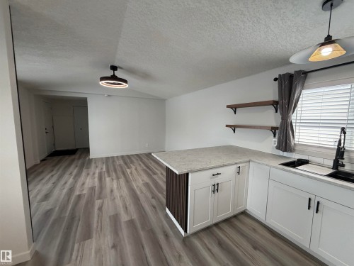 1613 Jubilee Crescent, Sherwood Park, AB - Indoor Photo Showing Kitchen