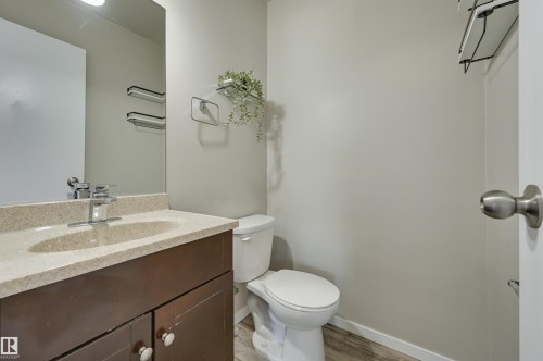 100 Grandview Ridge, St. Albert, AB - Indoor Photo Showing Bathroom