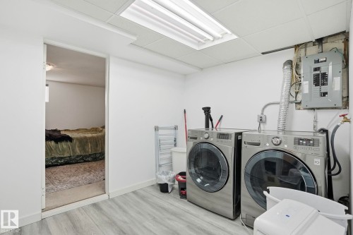 9550 128 Avenue, Edmonton, AB - Indoor Photo Showing Laundry Room