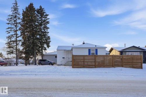 9550 128 Avenue, Edmonton, AB - Outdoor