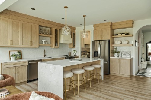 3304 Chickadee Drive Nw, Edmonton, AB - Indoor Photo Showing Kitchen With Upgraded Kitchen