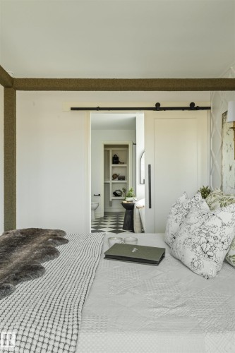 3304 Chickadee Drive Nw, Edmonton, AB - Indoor Photo Showing Bedroom