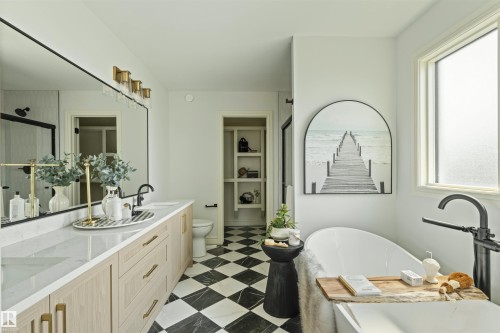 3304 Chickadee Drive Nw, Edmonton, AB - Indoor Photo Showing Bathroom
