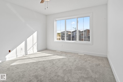 326 32 Avenue, Edmonton, AB - Indoor Photo Showing Other Room