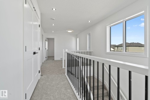 326 32 Avenue, Edmonton, AB - Indoor Photo Showing Other Room