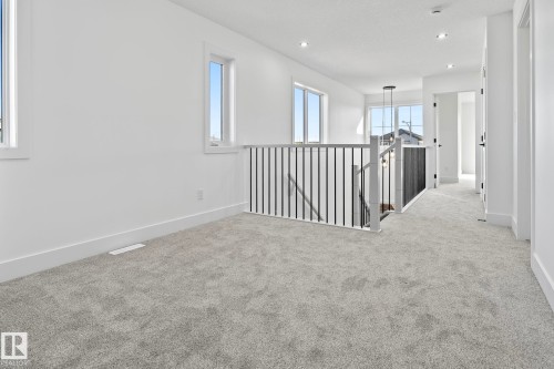 326 32 Avenue, Edmonton, AB - Indoor Photo Showing Other Room