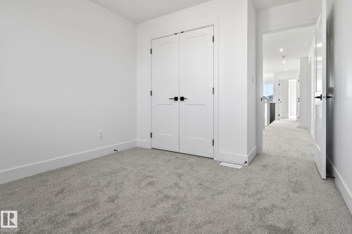 326 32 Avenue, Edmonton, AB - Indoor Photo Showing Other Room