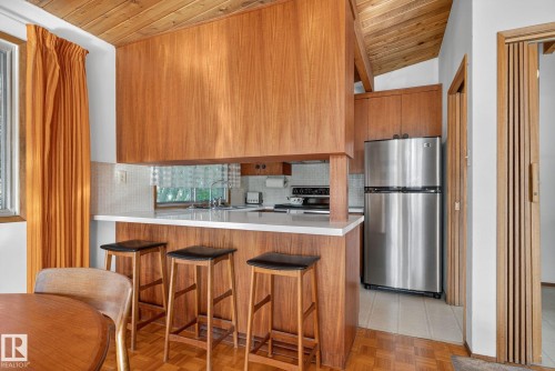 9937 82 Street, Edmonton, AB - Indoor Photo Showing Kitchen