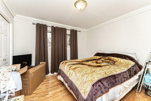 16614 105 Avenue, Edmonton, AB - Indoor Photo Showing Bedroom