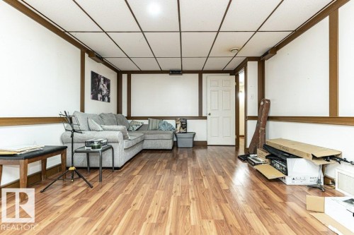 16614 105 Avenue, Edmonton, AB - Indoor