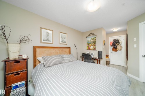 125 5504 Schonsee Drive, Edmonton, AB - Indoor Photo Showing Bedroom