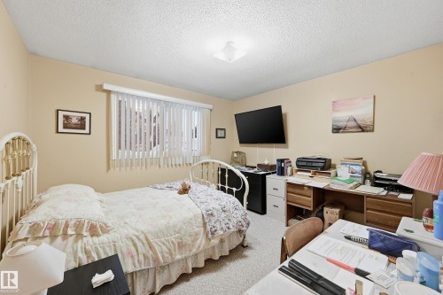 15103 73 Street, Edmonton, AB - Indoor Photo Showing Bedroom